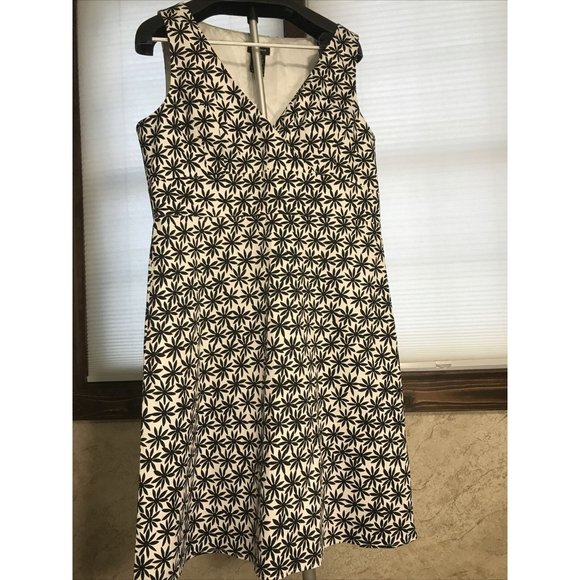 New Spense Black And White Floral Woman’s V-Neck Dress size 16 With Stretch - Picture 2 of 12